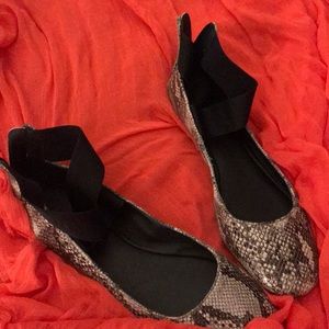 Lizard print ballet style flat